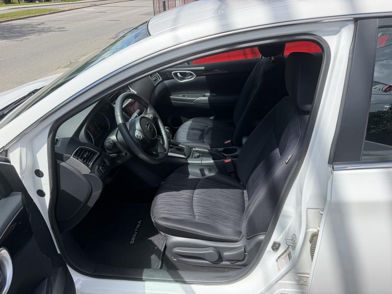 2016 Nissan Sentra SV Photo