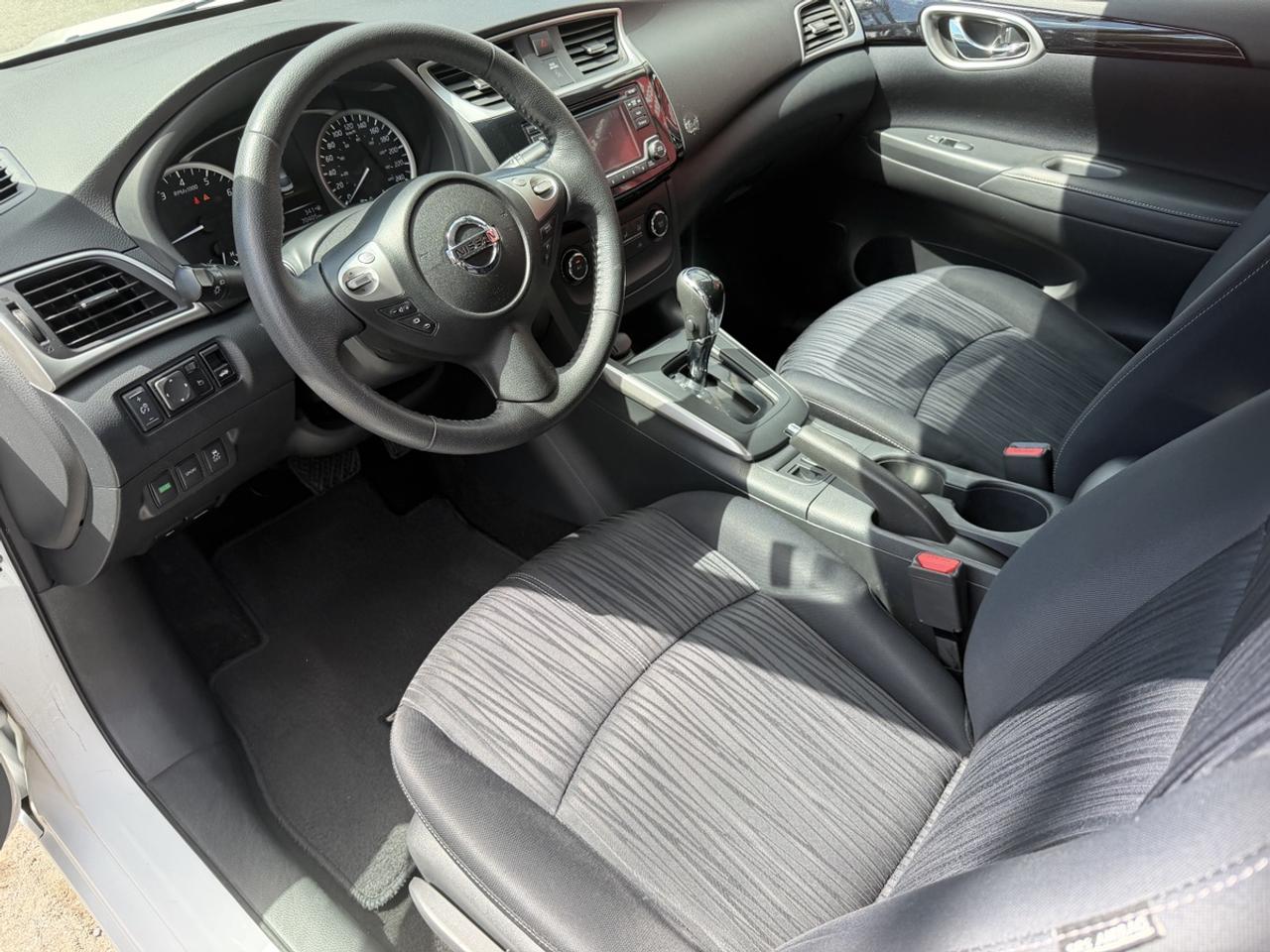 2016 Nissan Sentra SV Photo
