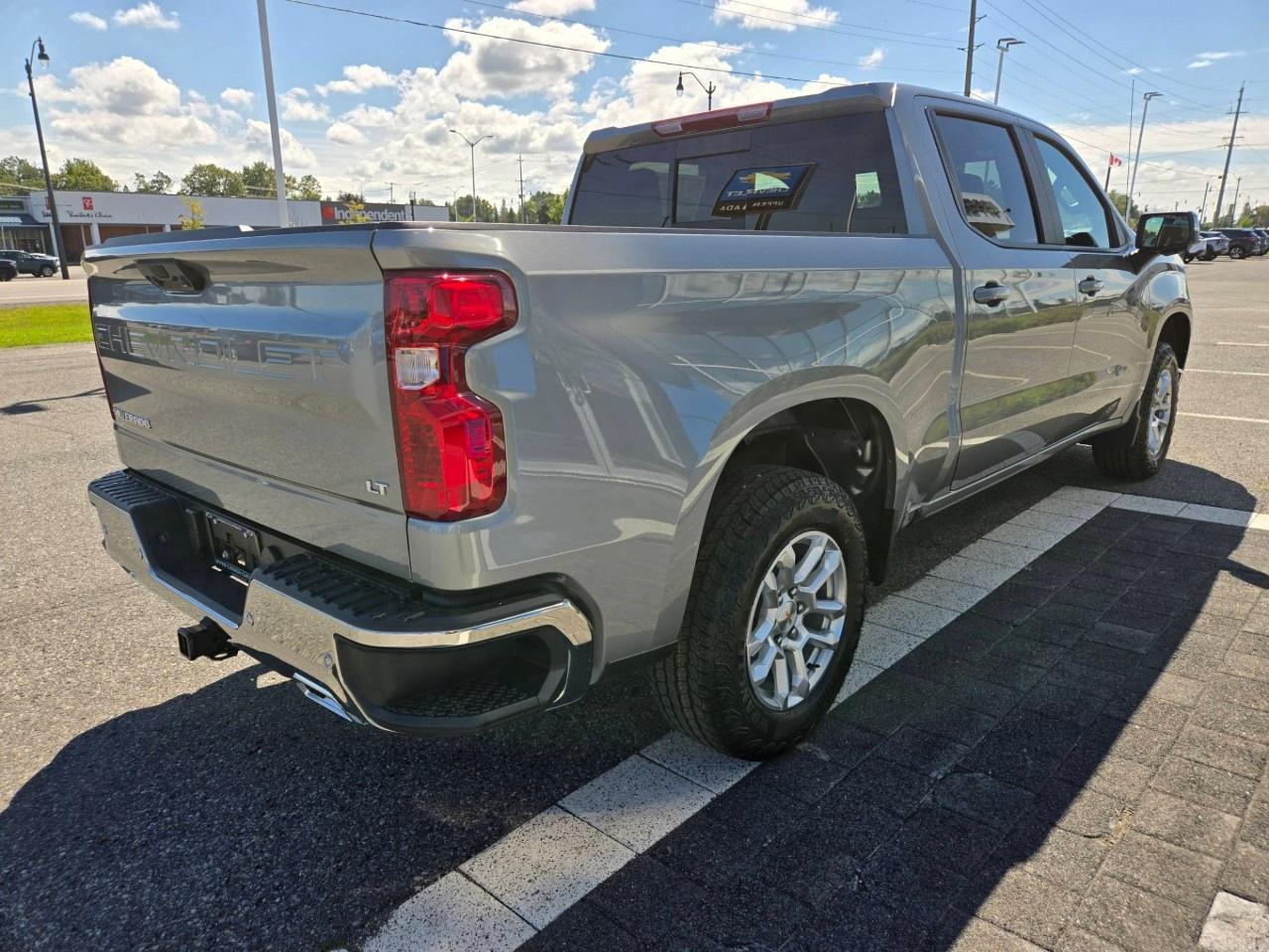2026 Chevrolet Silverado 1500 Crew Cab Short Box 4-Wheel Drive LT Photo4