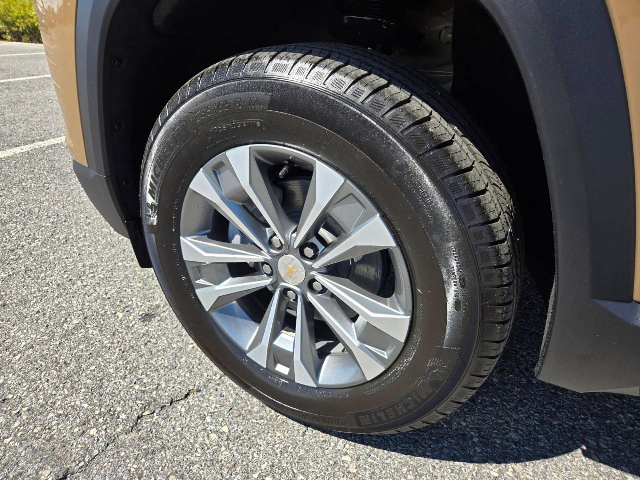 2027 Chevrolet Equinox AWD LT Photo1