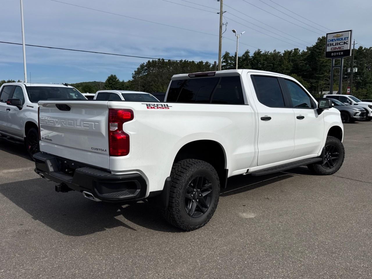 2026 Chevrolet Silverado 1500 Crew Cab Standard Box 4-Wheel Drive Custom Trail Boss Photo