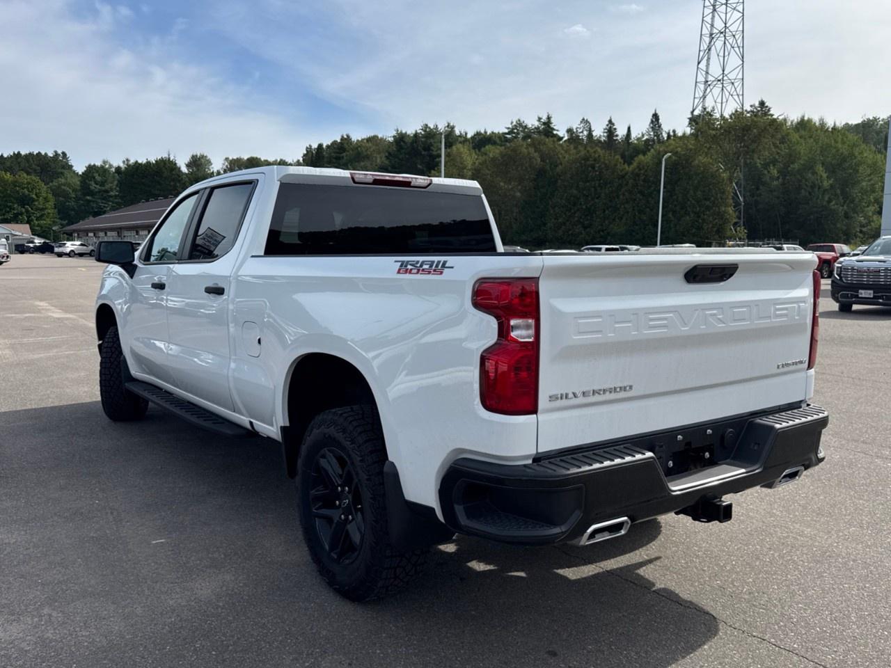 2026 Chevrolet Silverado 1500 Crew Cab Standard Box 4-Wheel Drive Custom Trail Boss Photo