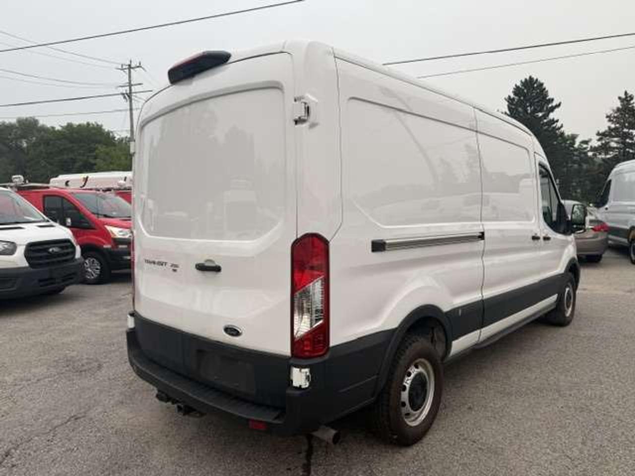 2024 Ford Transit Cargo Van 50,000 Kms from new. Photo4
