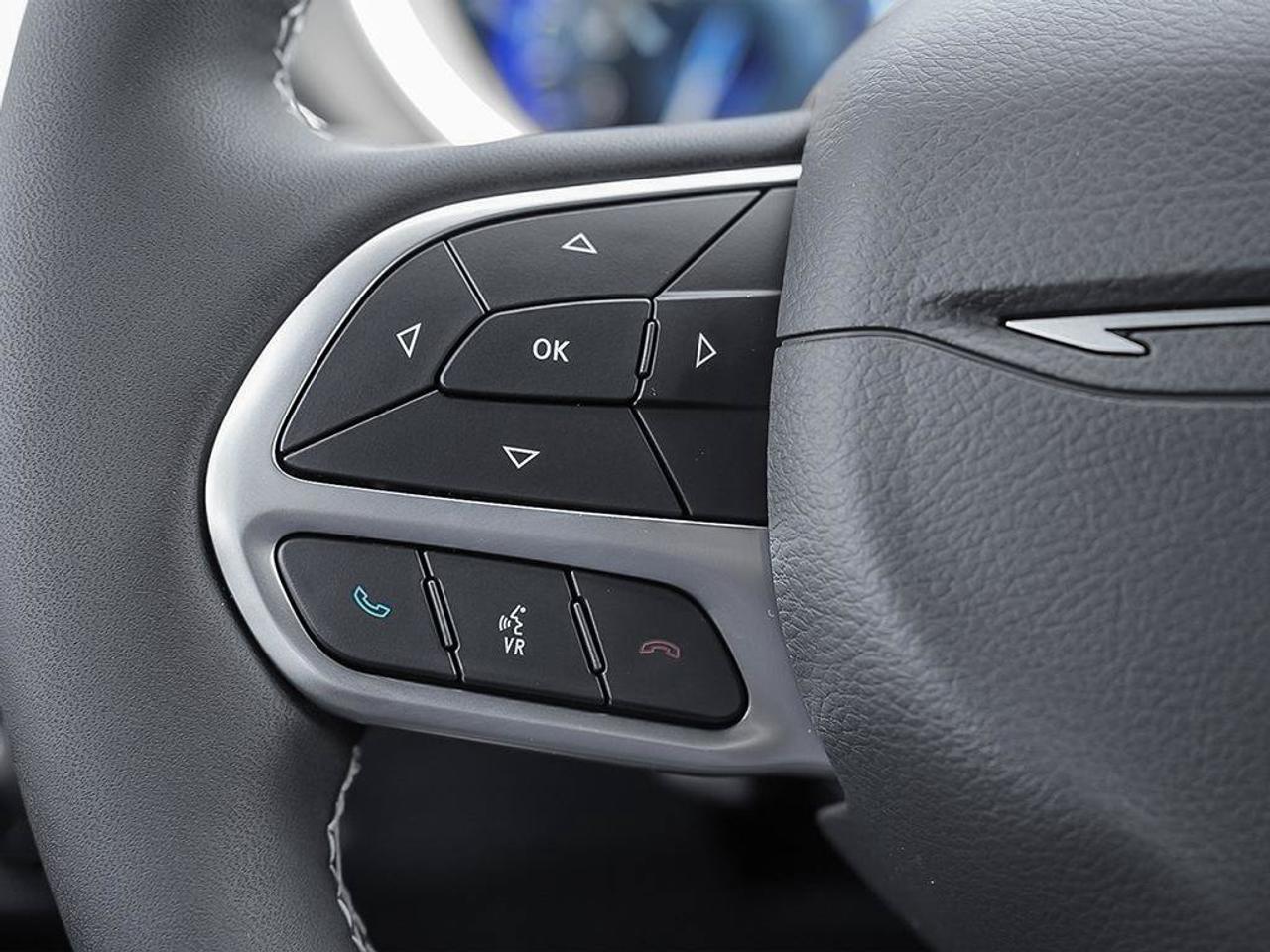 2027 Chrysler Pacifica Select | V6 | Leather Seats |Remote start | Photo