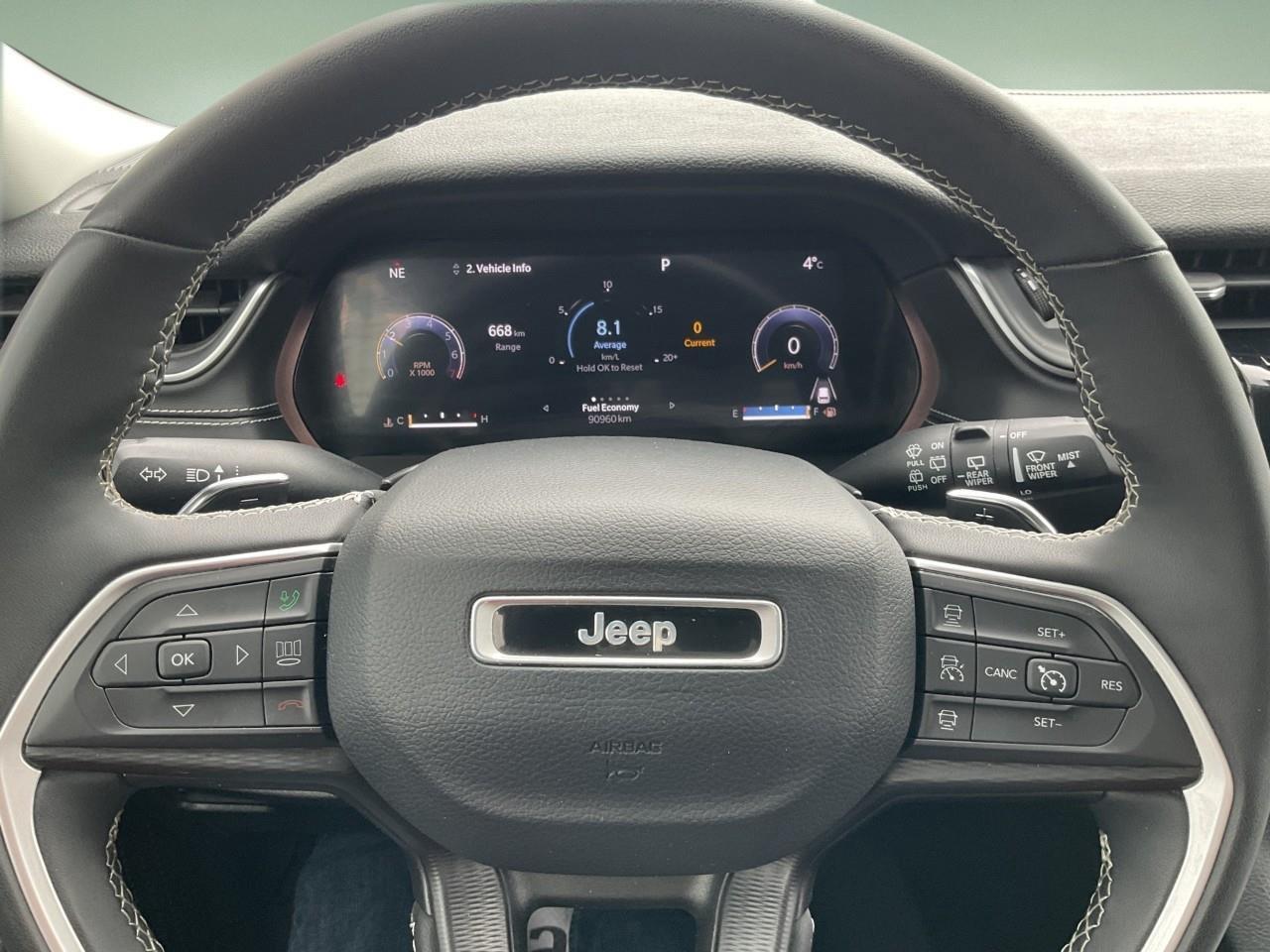 2023 Jeep Grand Cherokee L Laredo 4dr 4x4 Photo