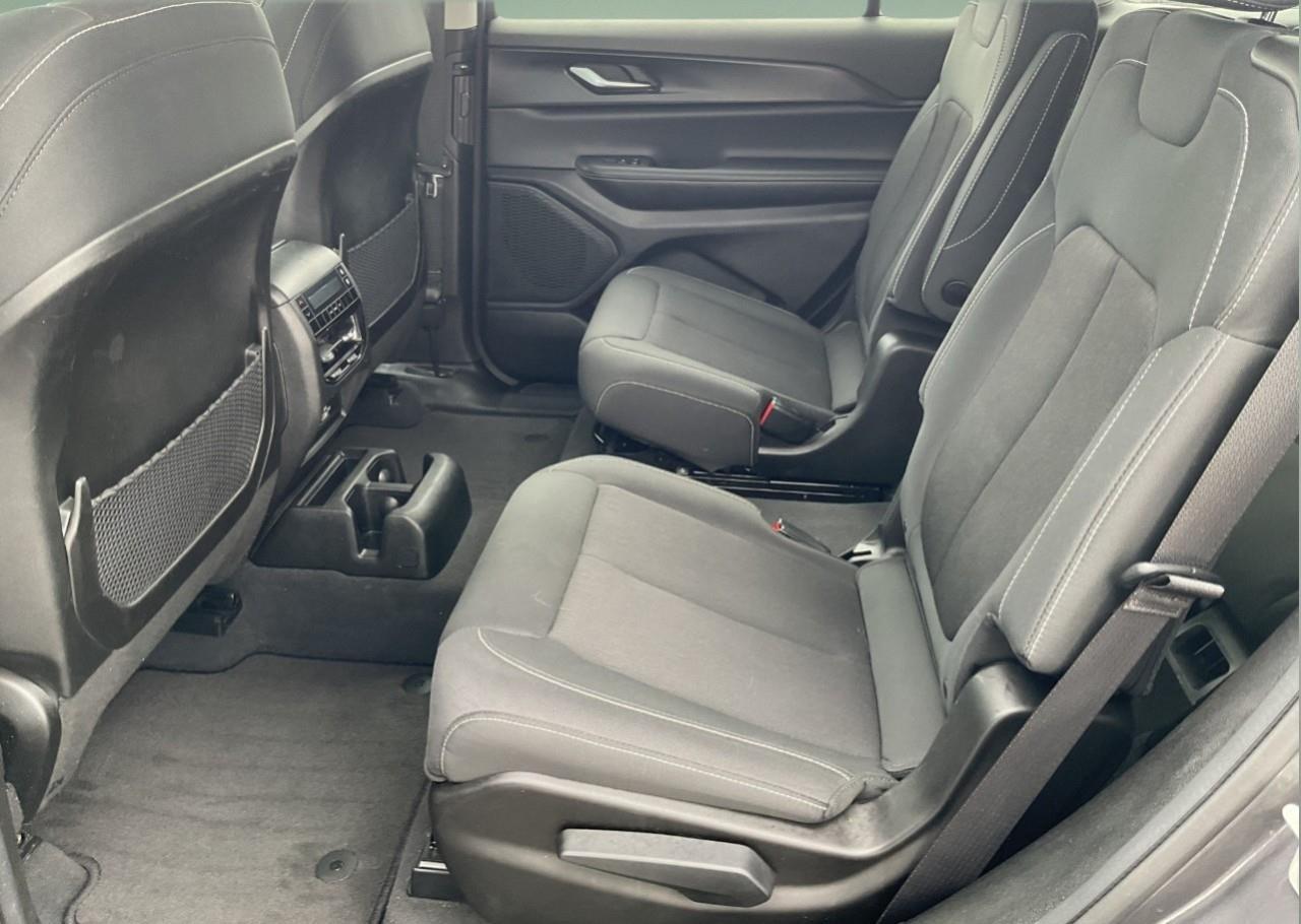 2023 Jeep Grand Cherokee L Laredo 4dr 4x4 Photo