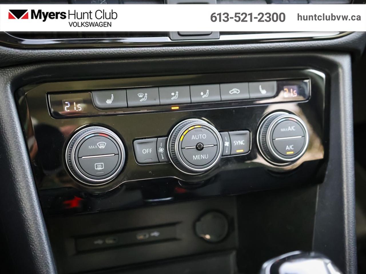 2022 Volkswagen Taos Highline 4MOTION Photo