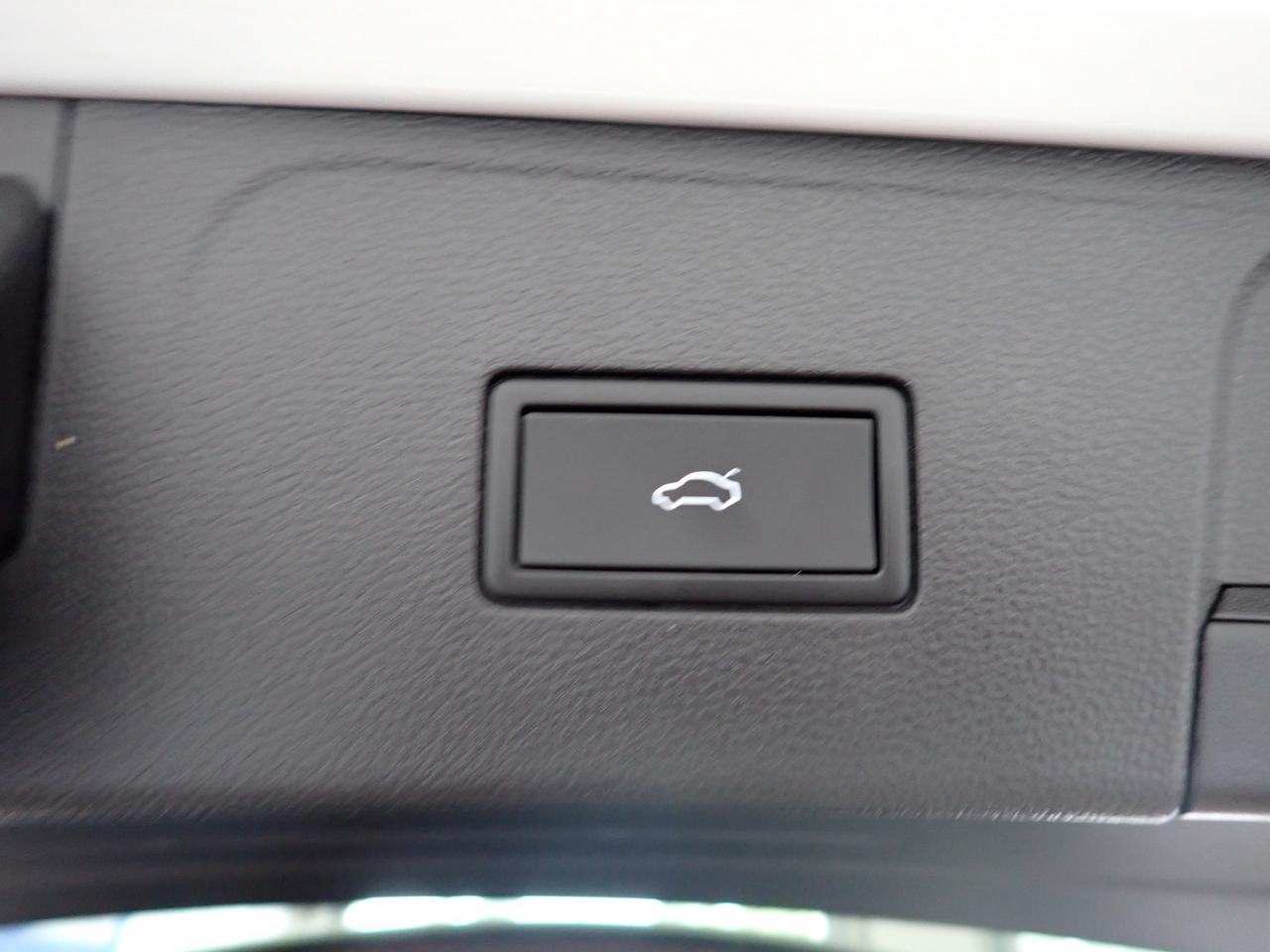 2024 Volkswagen Atlas Execline LEATHER NAVI SUNROOF AWD Photo