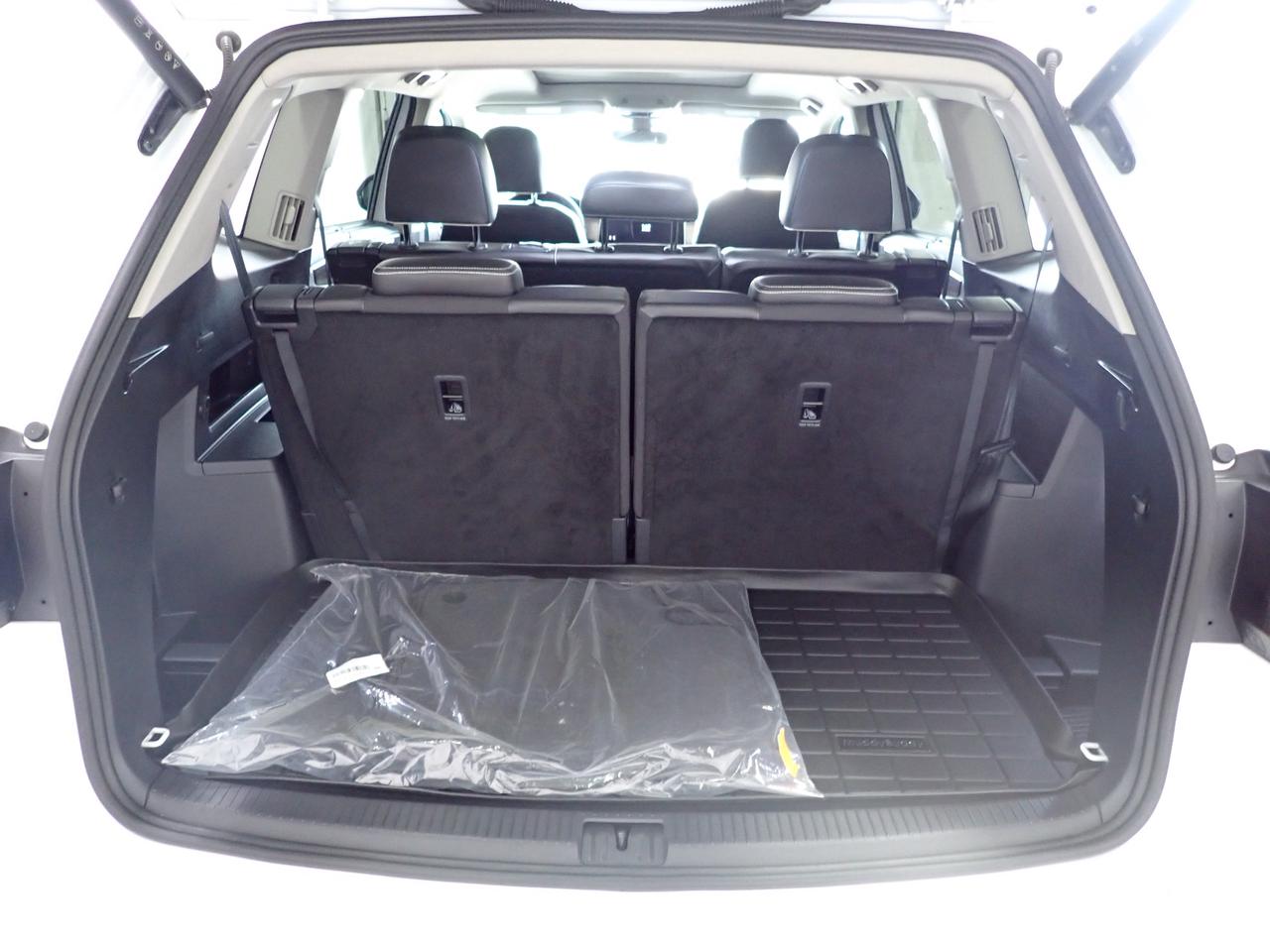 2024 Volkswagen Atlas Execline LEATHER NAVI SUNROOF AWD Photo