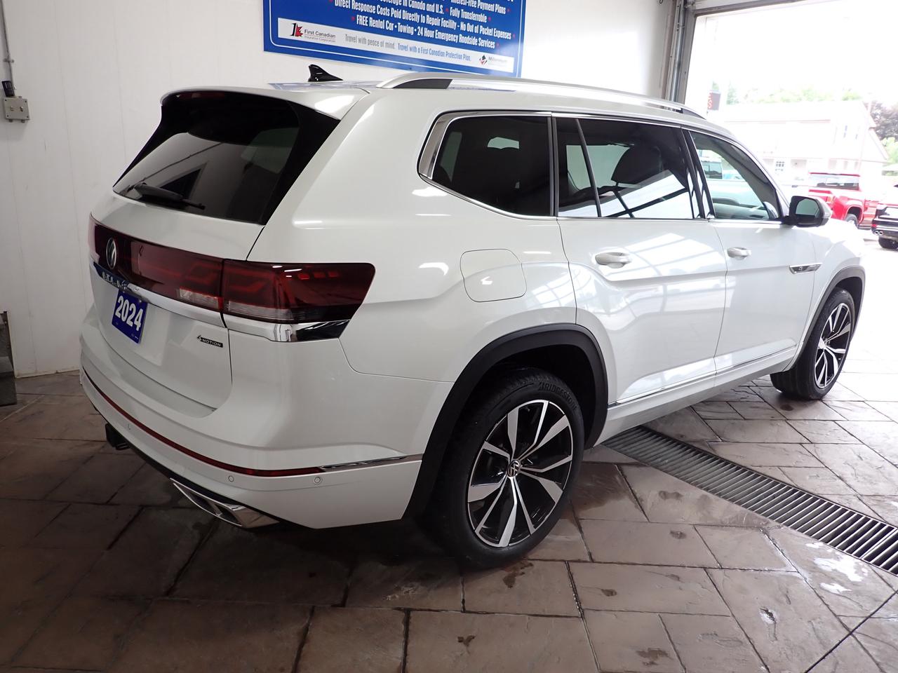 2024 Volkswagen Atlas Execline LEATHER NAVI SUNROOF AWD Photo5