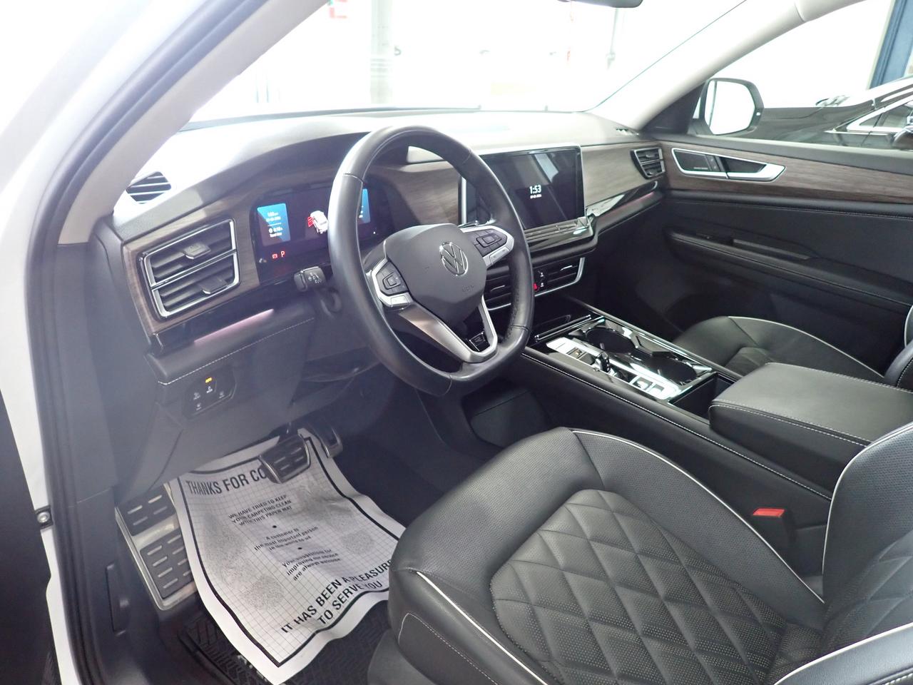 2024 Volkswagen Atlas Execline LEATHER NAVI SUNROOF AWD Photo