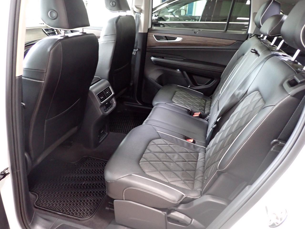2024 Volkswagen Atlas Execline LEATHER NAVI SUNROOF AWD Photo