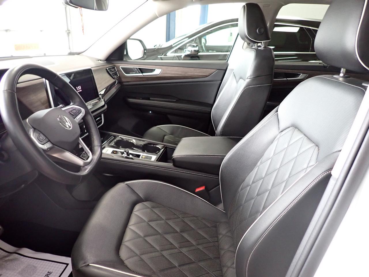 2024 Volkswagen Atlas Execline LEATHER NAVI SUNROOF AWD Photo