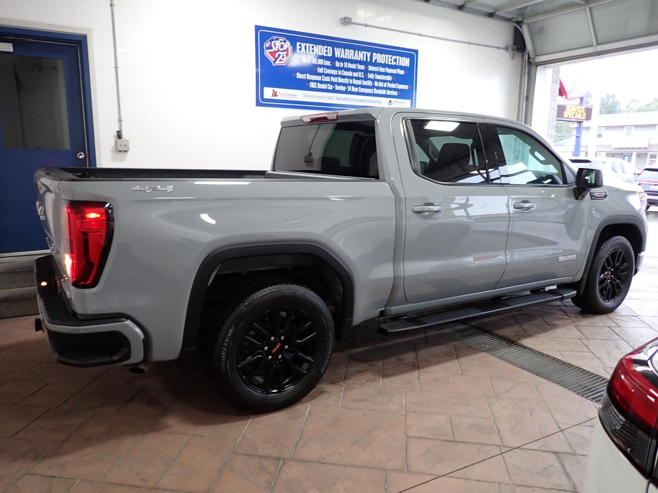 2024 GMC Sierra 1500 Elevation 4WD CREW CAB BUCKETS 5'8 BOX Photo