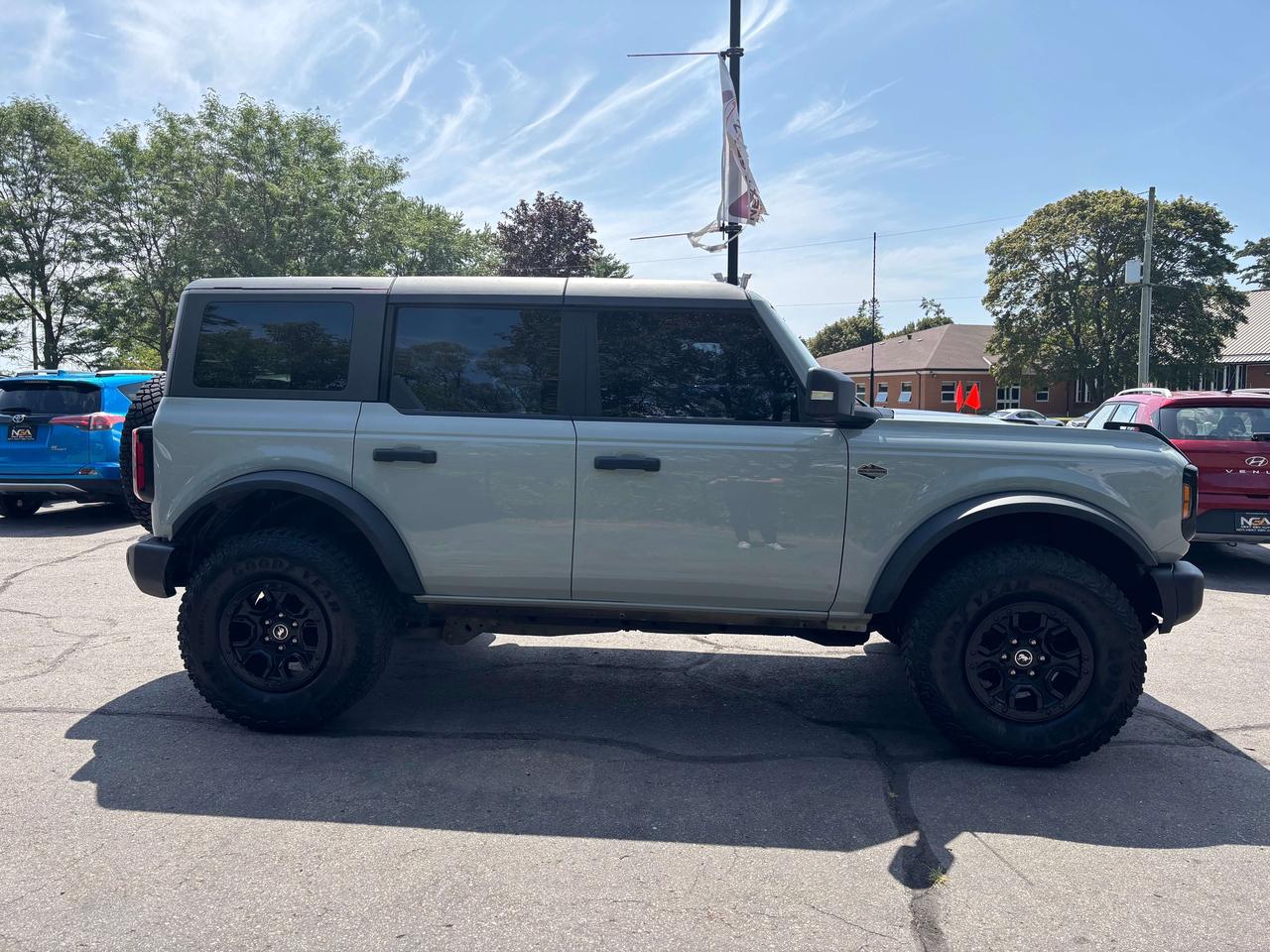 2023 Ford Bronco Wildtrak Advanced Lux Package Navigation No Accide Photo