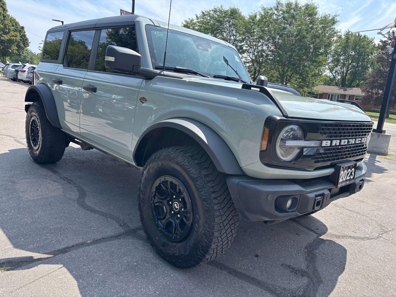 2023 Ford Bronco Wildtrak Advanced Lux Package Navigation No Accide Photo