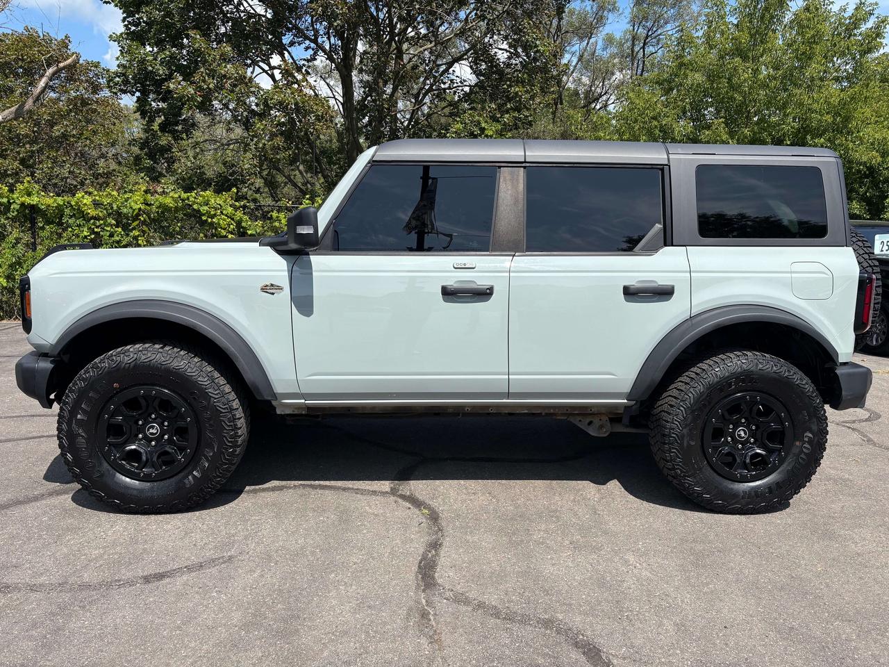 2023 Ford Bronco Wildtrak Advanced Lux Package Navigation No Accide Photo