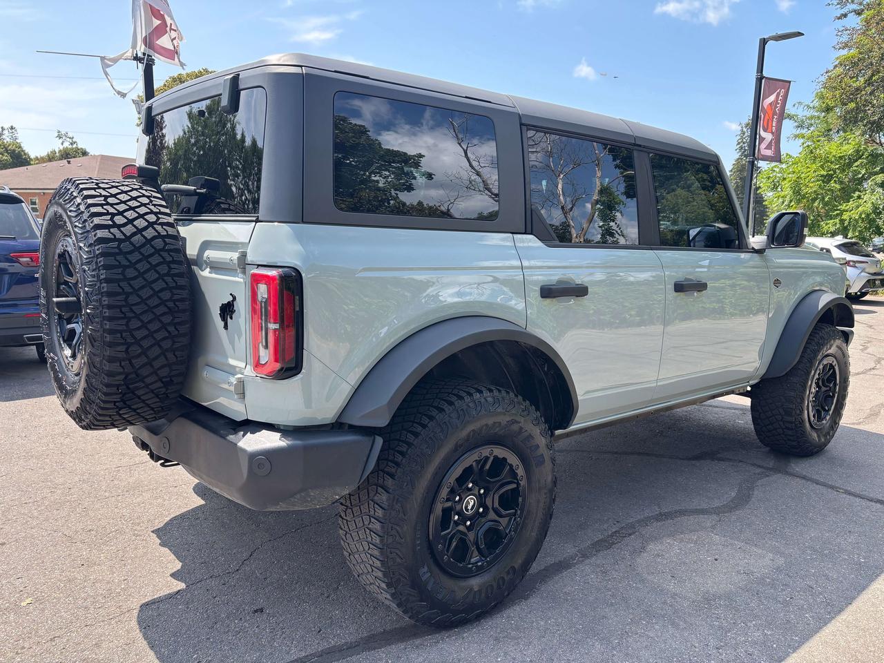 2023 Ford Bronco Wildtrak Advanced Lux Package Navigation No Accide Photo
