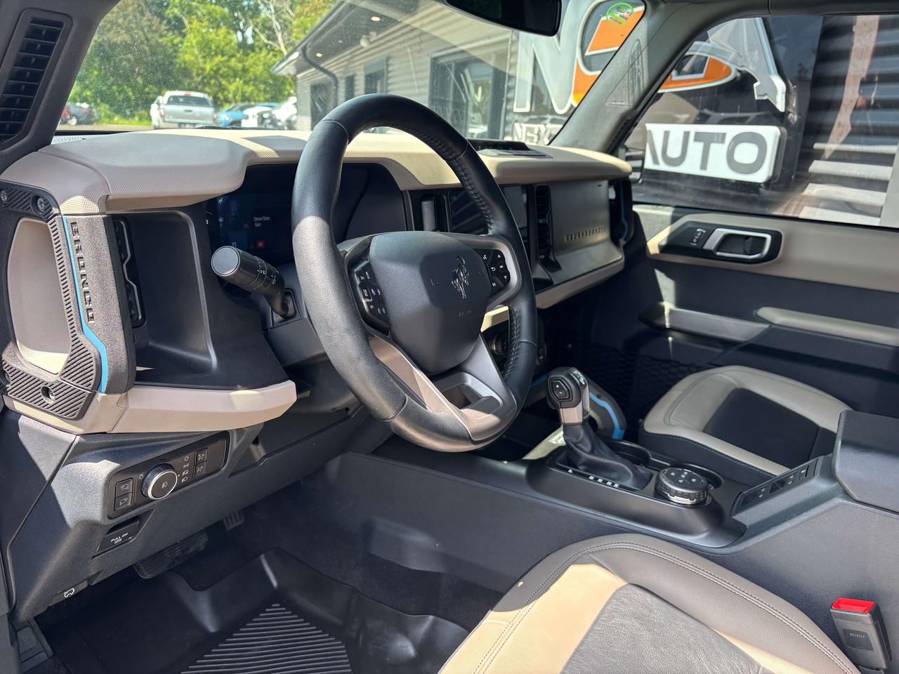 2023 Ford Bronco Wildtrak Advanced Lux Package Navigation No Accide Photo