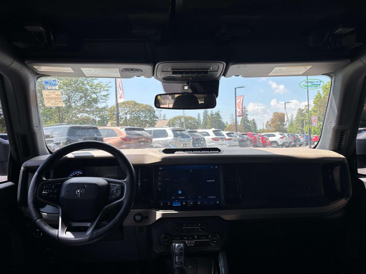 2023 Ford Bronco Wildtrak Advanced Lux Package Navigation No Accide Photo