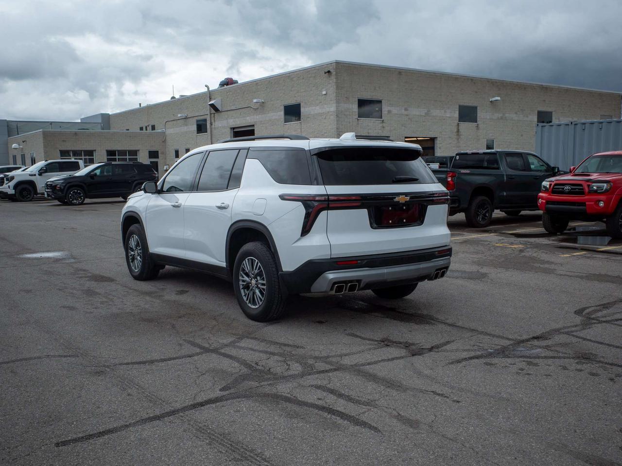 2025 Chevrolet Traverse LT - Remote Trunk Release   Adaptive Cruise Control Photo