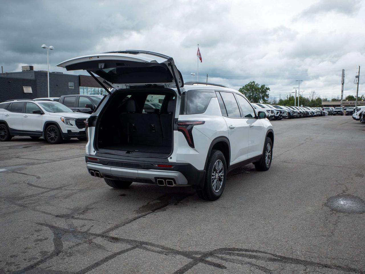 2025 Chevrolet Traverse LT - Remote Trunk Release   Adaptive Cruise Control Photo