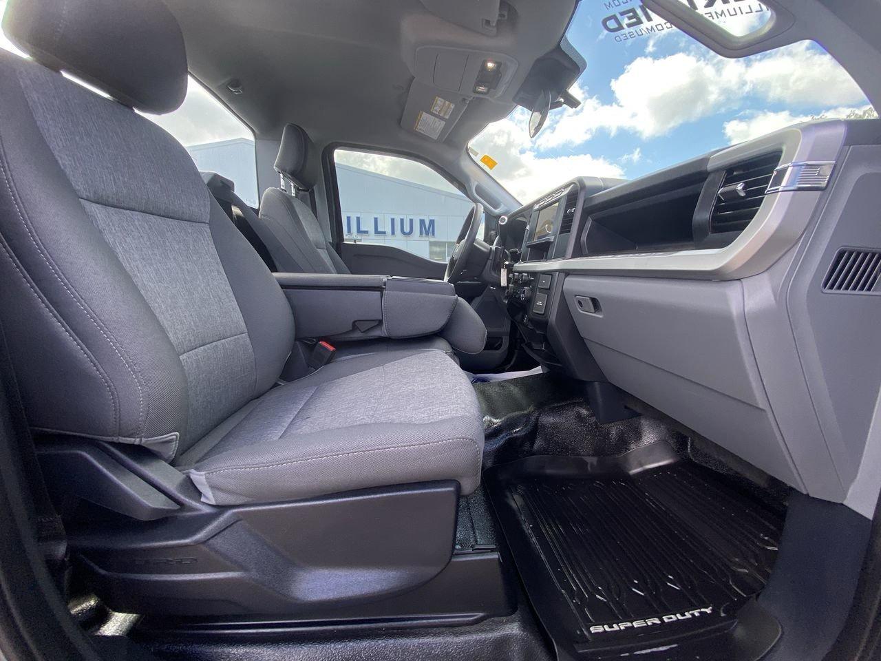2024 Ford SUPER DUTY F-250 SRW XL Photo