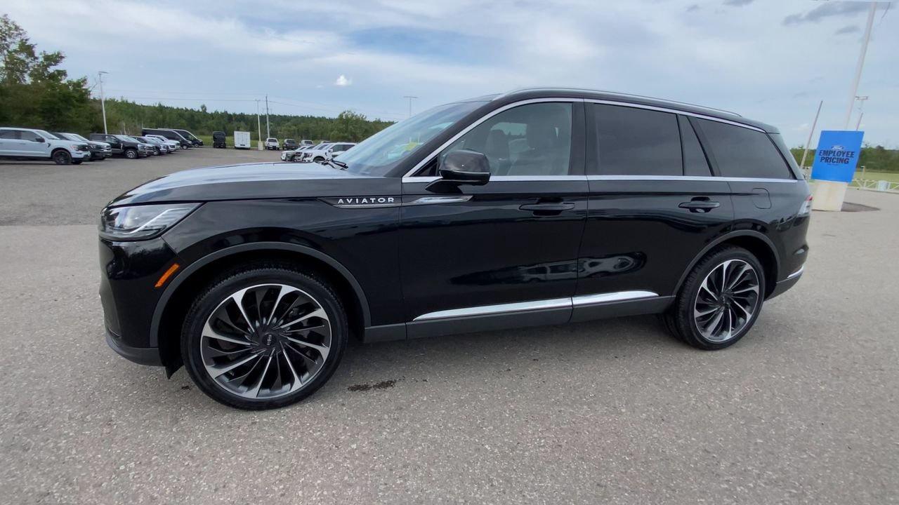 2025 Lincoln Aviator Reserve Photo3