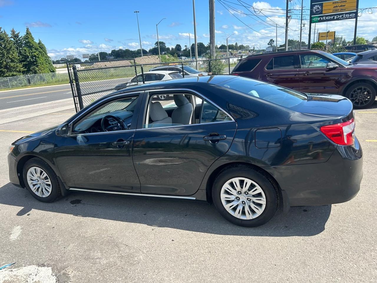 2012 Toyota Camry SE Photo