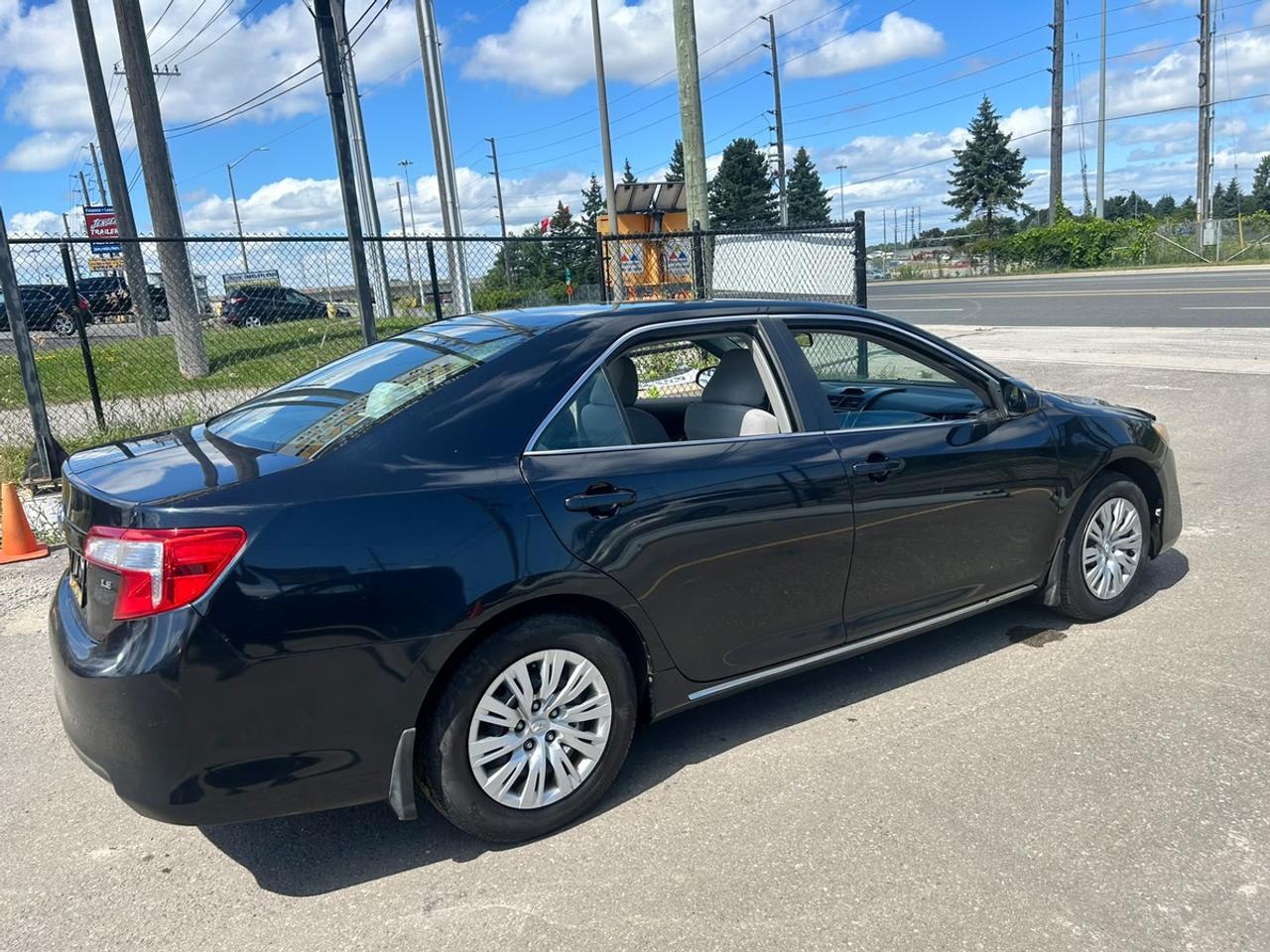 2012 Toyota Camry SE Photo