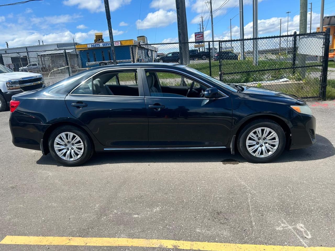 2012 Toyota Camry SE Photo