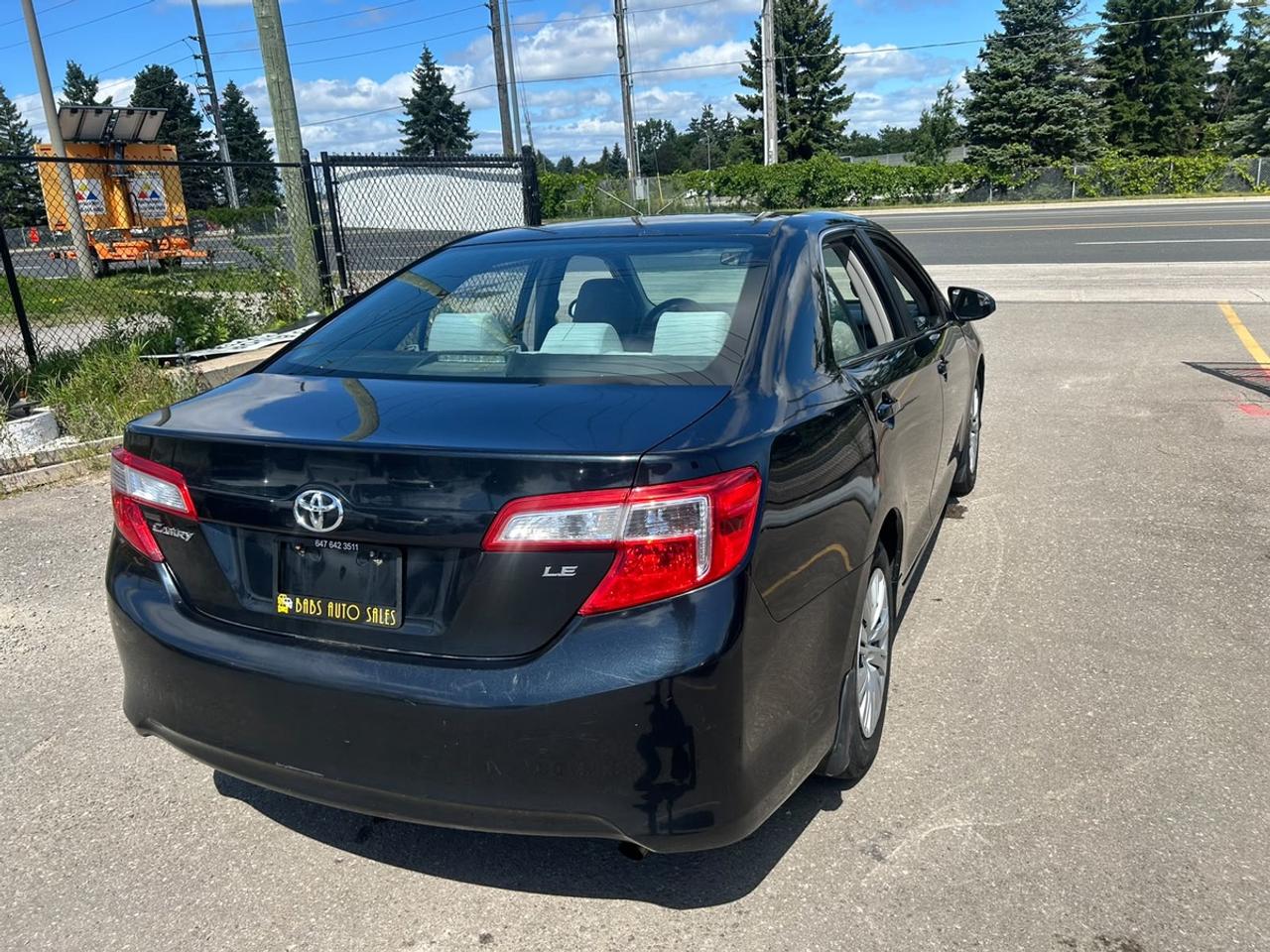 2012 Toyota Camry SE Photo