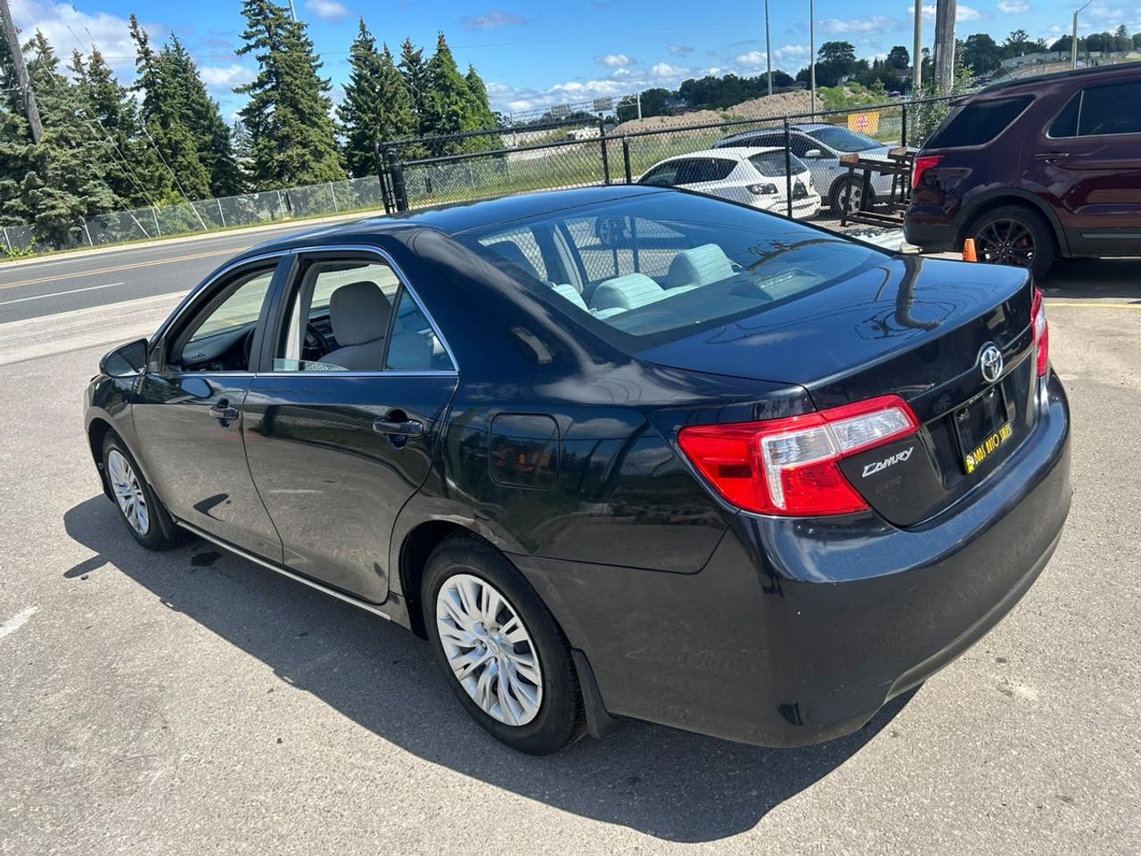 2012 Toyota Camry SE Photo