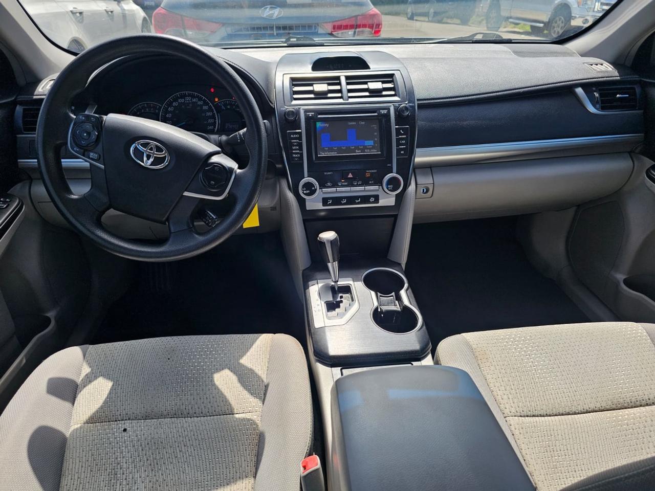 2012 Toyota Camry SE Photo