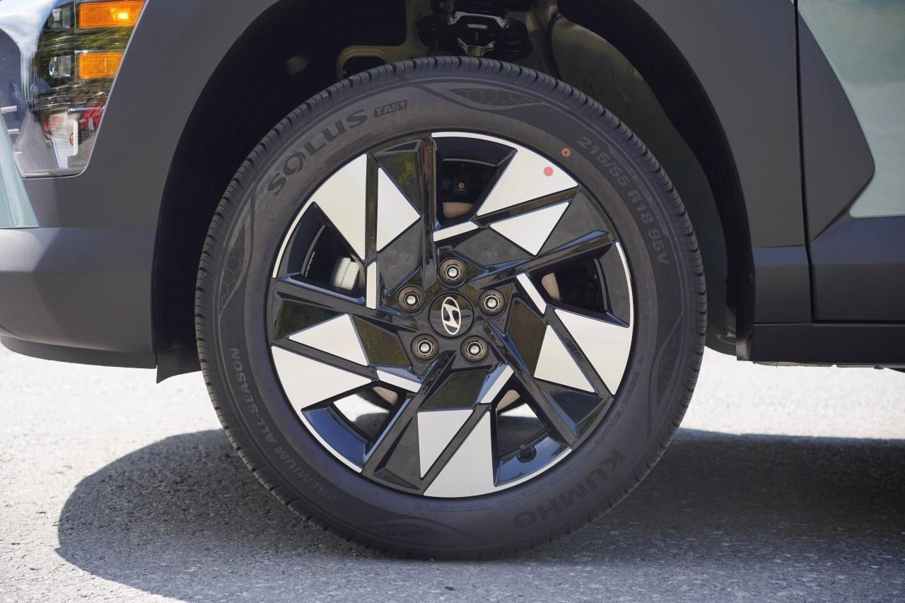 2027 Hyundai KONA 2.0L Preferred AWD Photo5
