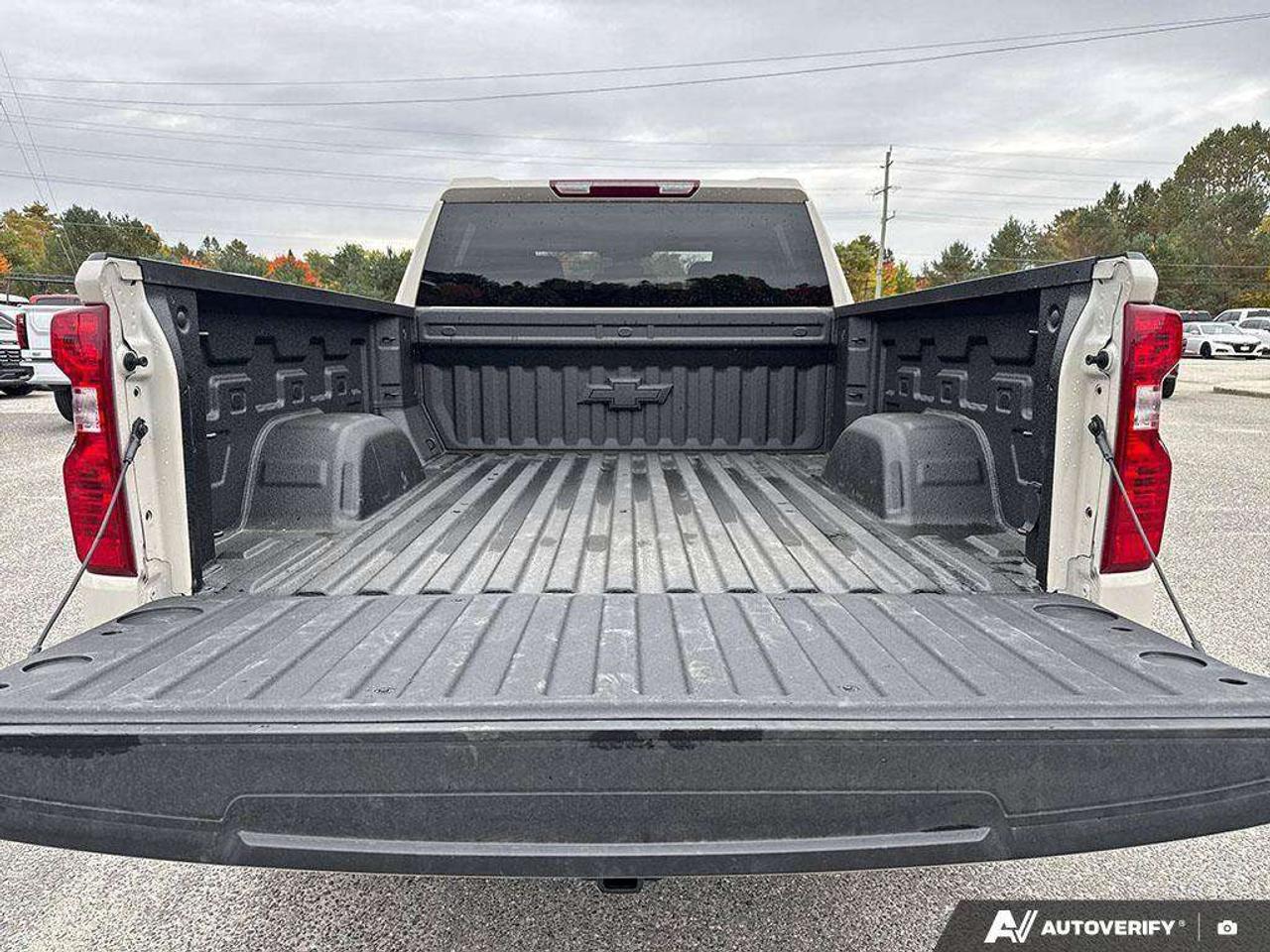 2026 Chevrolet Silverado 1500 RUNNING BOARDS. TRAILERING PKG. HITCH GUIDANCE. OFF ROAD SUSPENSION W/ 2 LIFT. HEATED OUTSIDE MIRRORS. Photo