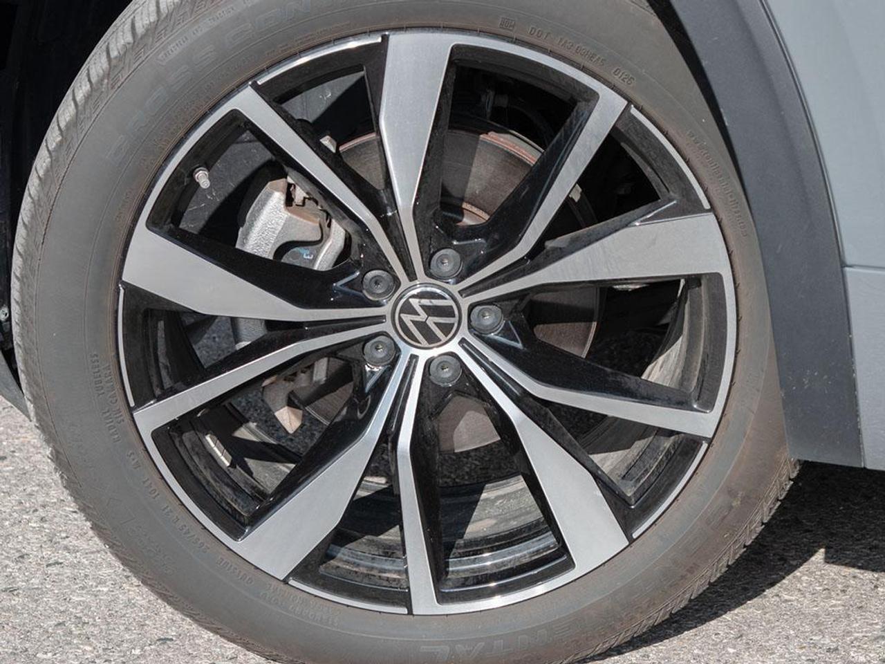 2025 Volkswagen Atlas Cross Sport  Photo