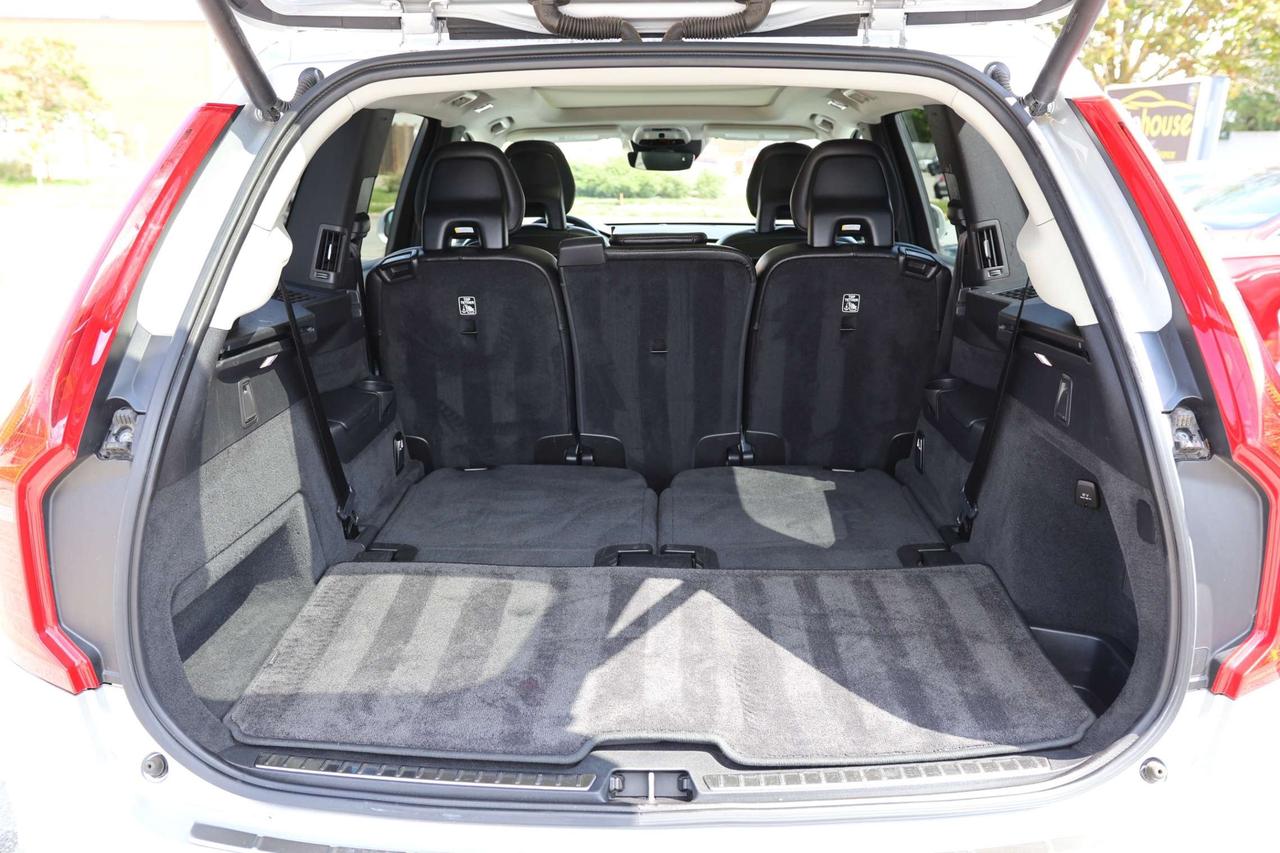 2020 Volvo XC90 T6-AWD-MOMENTUM-7PASS/360 CAM/NAV/ADAPT CRUISE/BLIS/FCW/LKA/LEATHER/H SEATS/CARPLAY/KEYLESS/PANO ROOF Photo