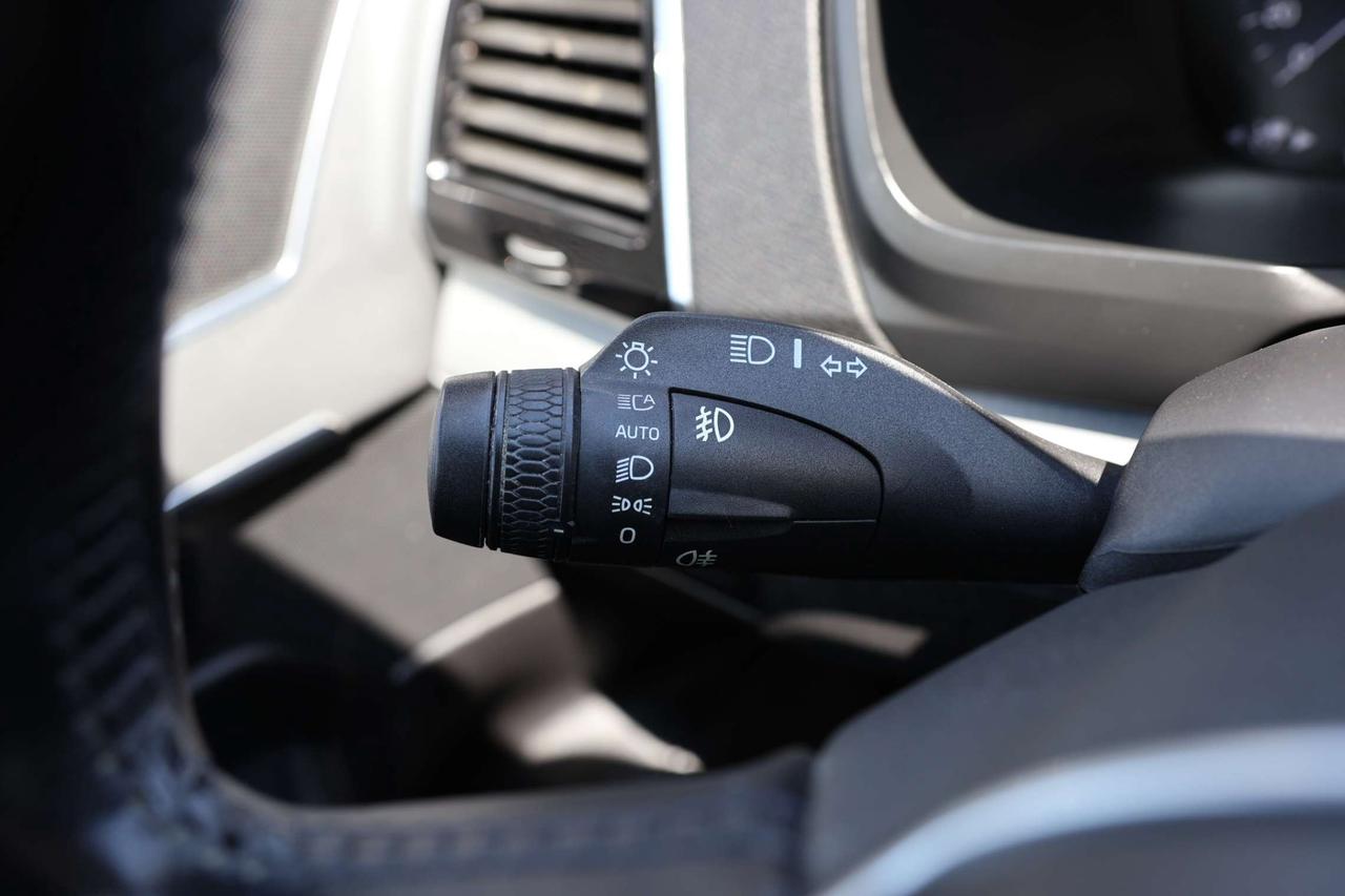 2020 Volvo XC90 T6-AWD-MOMENTUM-7PASS/360 CAM/NAV/ADAPT CRUISE/BLIS/FCW/LKA/LEATHER/H SEATS/CARPLAY/KEYLESS/PANO ROOF Photo