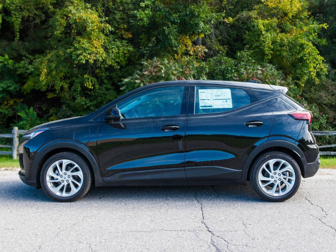 2027 Chevrolet Bolt FWD 4dr LT Photo