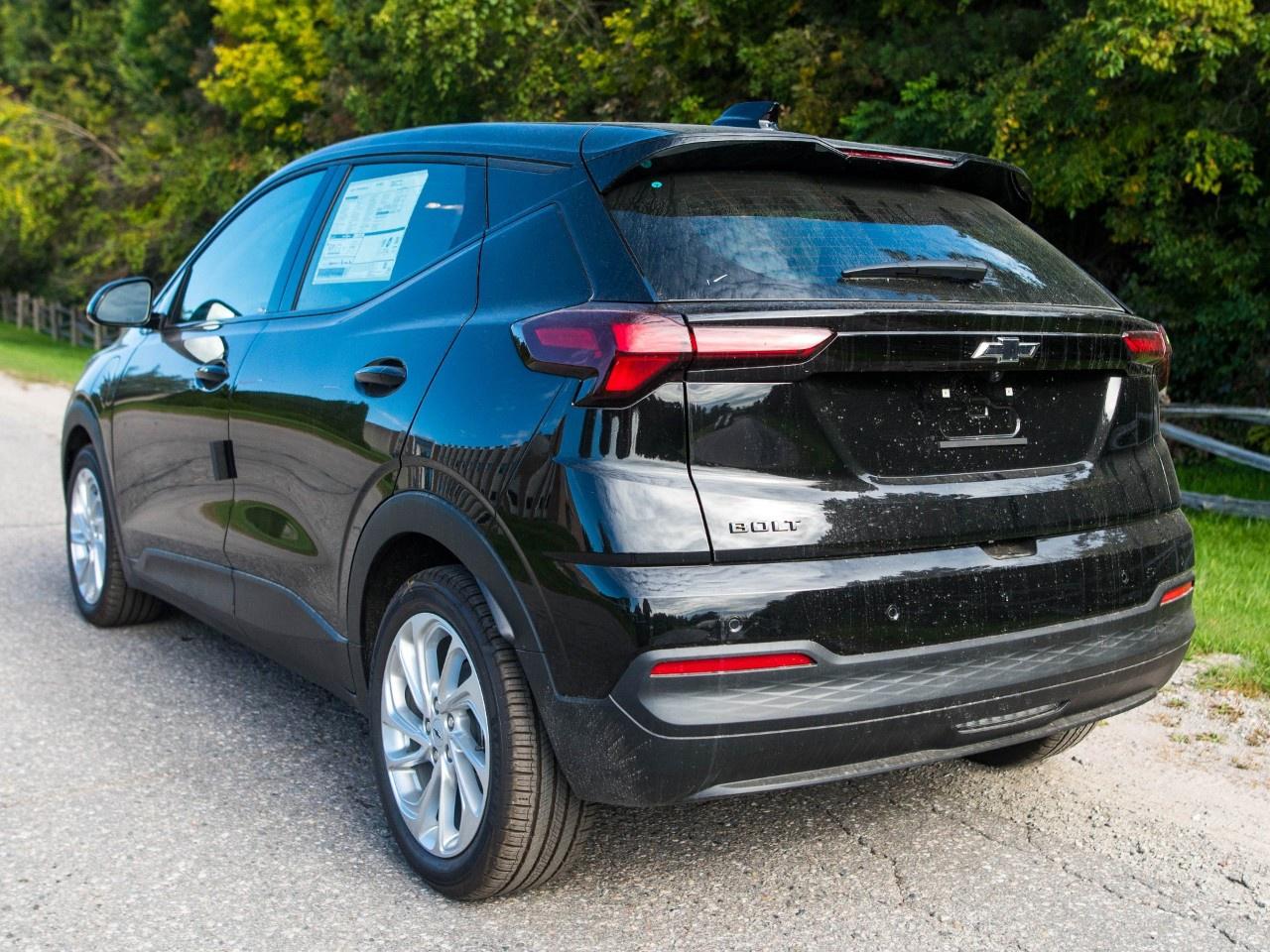 2027 Chevrolet Bolt FWD 4dr LT Photo