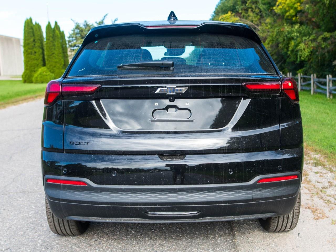 2027 Chevrolet Bolt FWD 4dr LT Photo