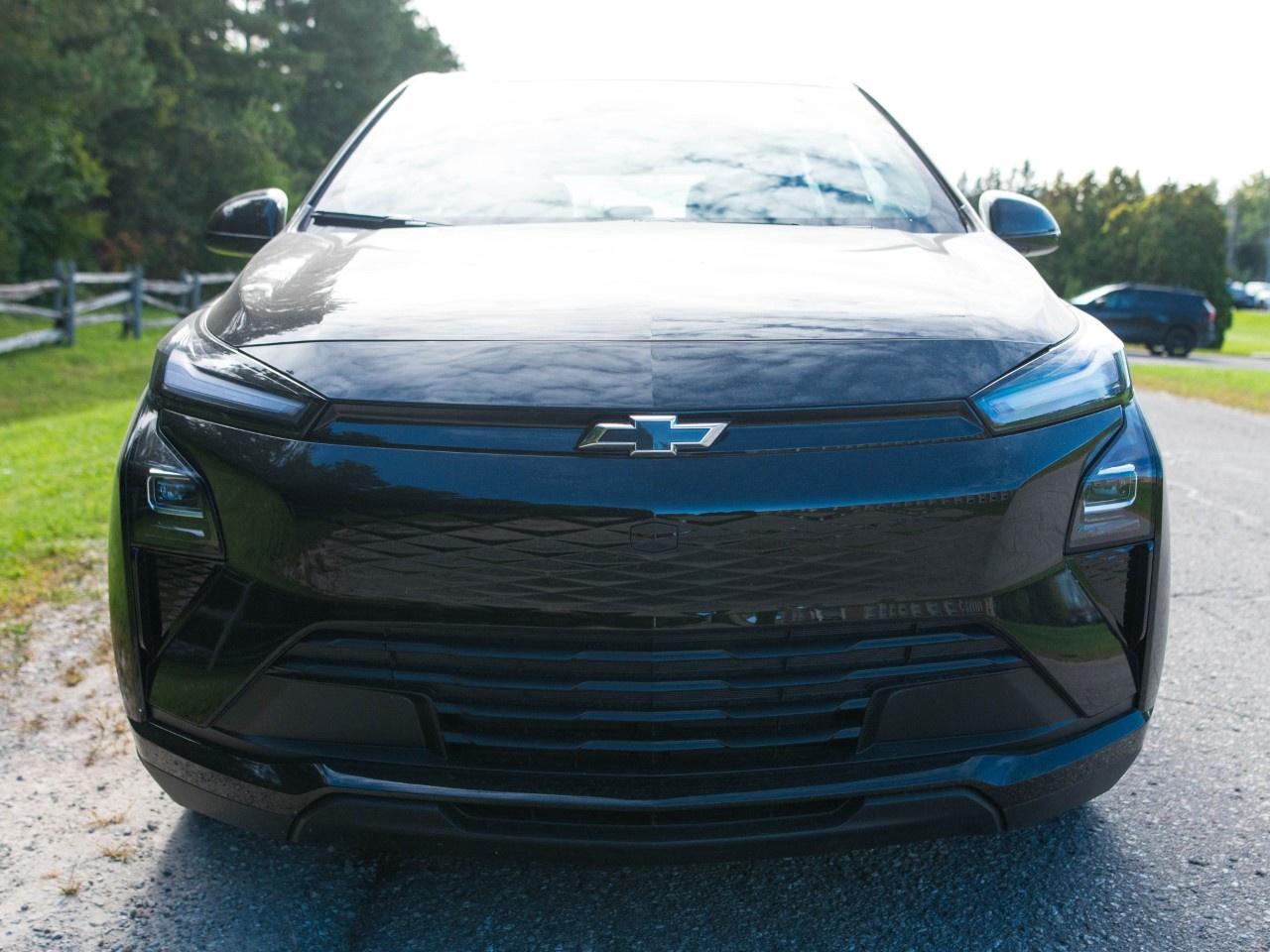2027 Chevrolet Bolt FWD 4dr LT Photo