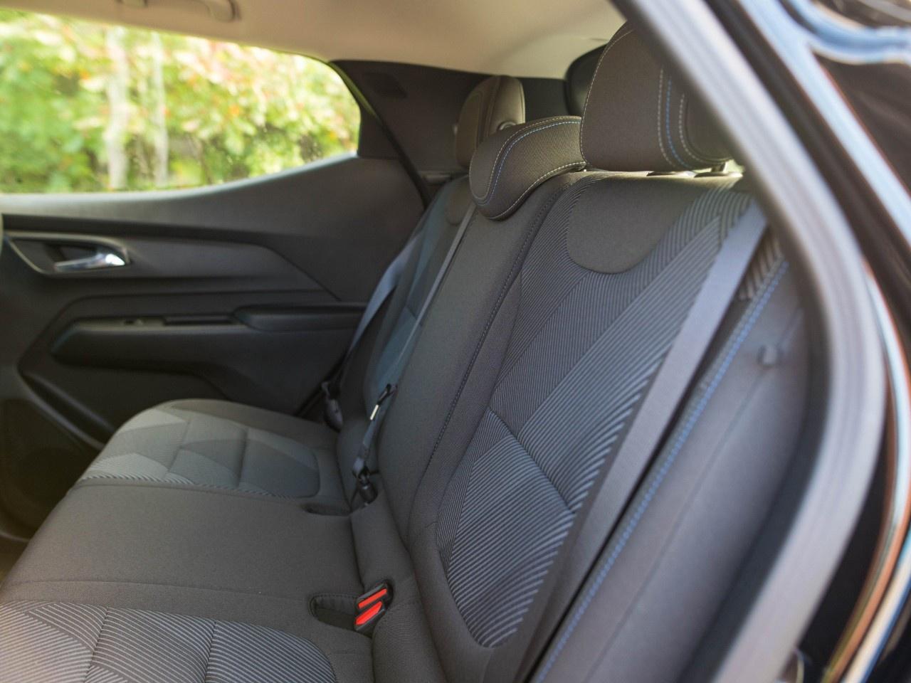 2027 Chevrolet Bolt FWD 4dr LT Photo