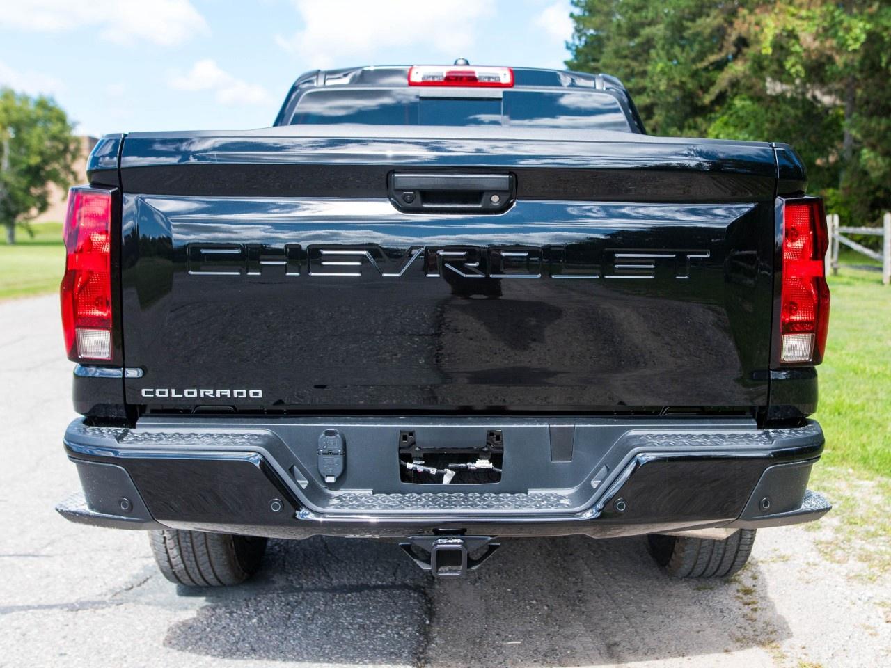 2026 Chevrolet Colorado Crew Cab Short Box 4-Wheel Drive Work Truck Photo3