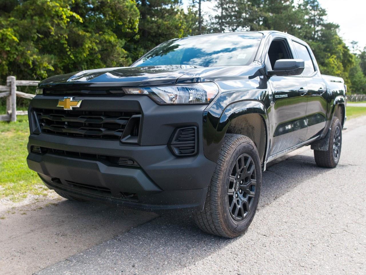 2026 Chevrolet Colorado Crew Cab Short Box 4-Wheel Drive Work Truck Photo