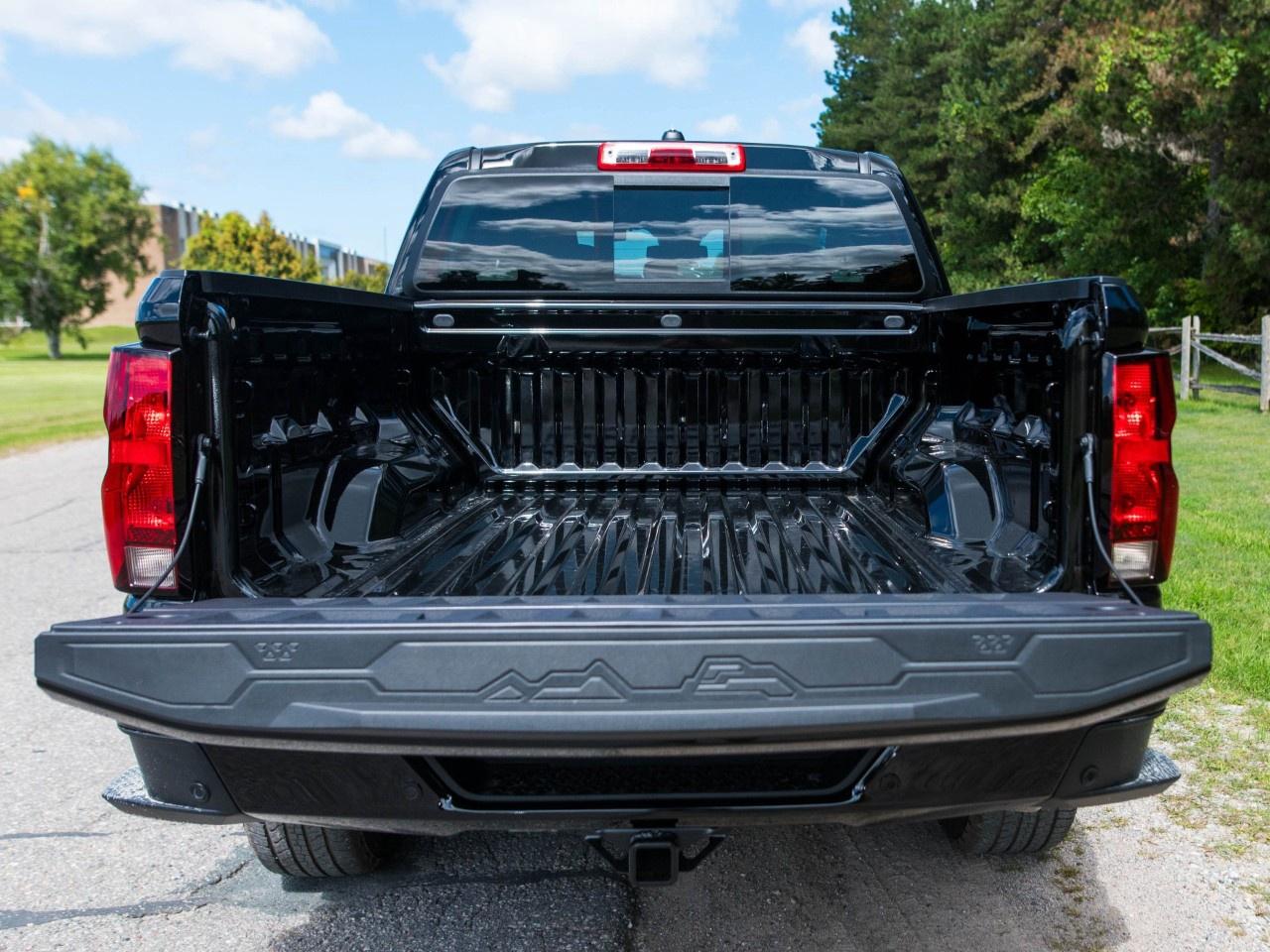 2026 Chevrolet Colorado Crew Cab Short Box 4-Wheel Drive Work Truck Photo