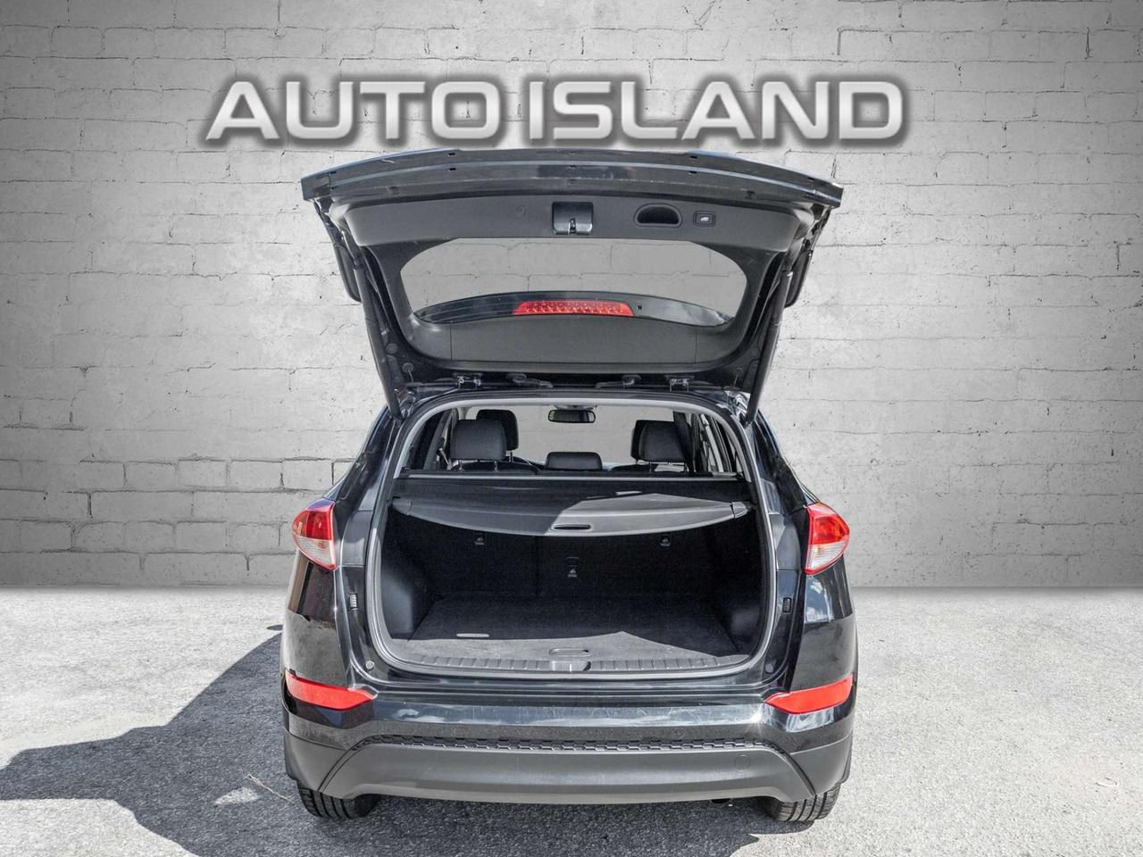 2016 Hyundai Tucson AWD Luxury -Leather-Pano Roof-Navi-Blind Spot-Dealer Serviced-NO Accidents Photo