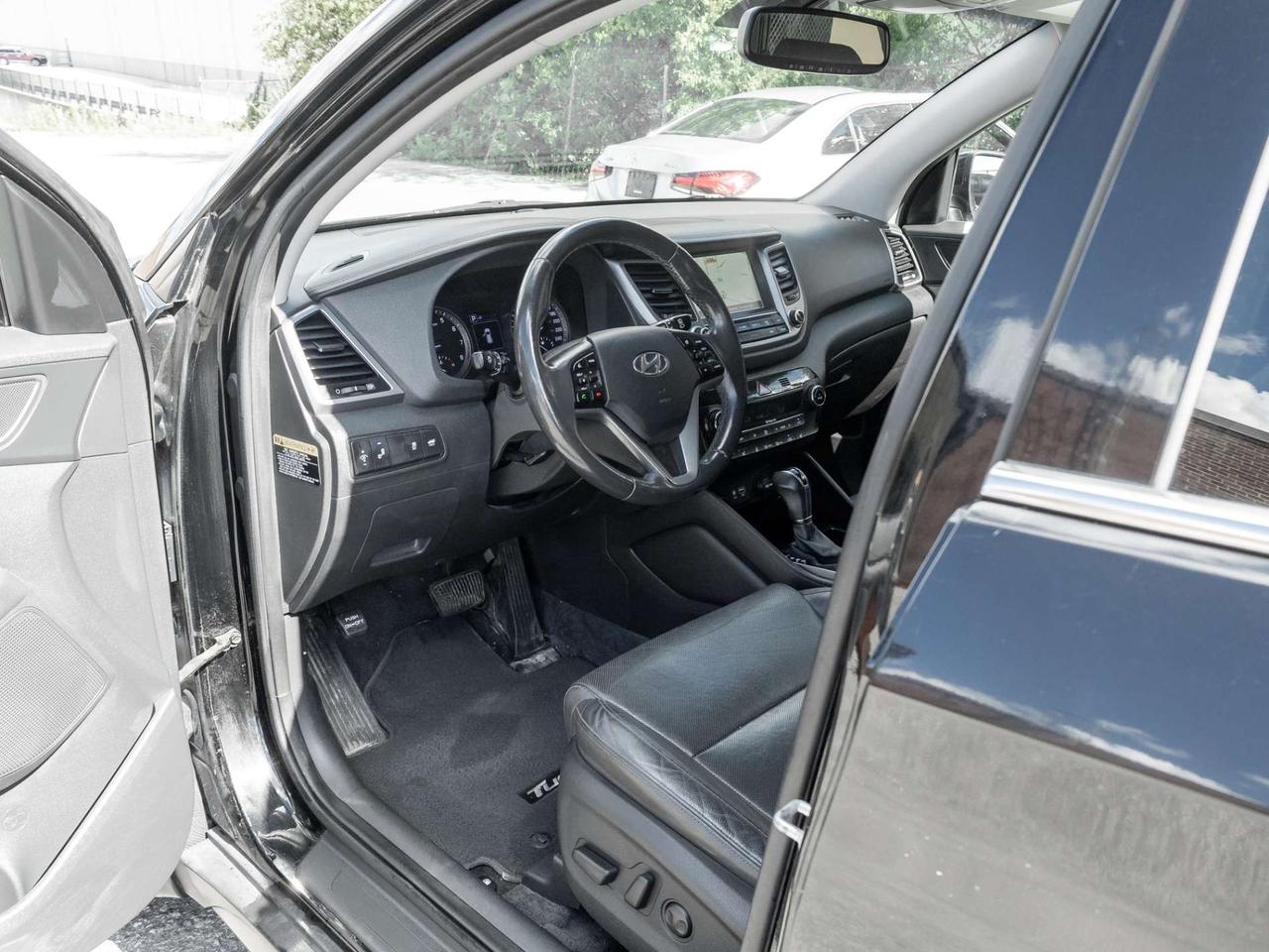 2016 Hyundai Tucson AWD Luxury -Leather-Pano Roof-Navi-Blind Spot-Dealer Serviced-NO Accidents Photo