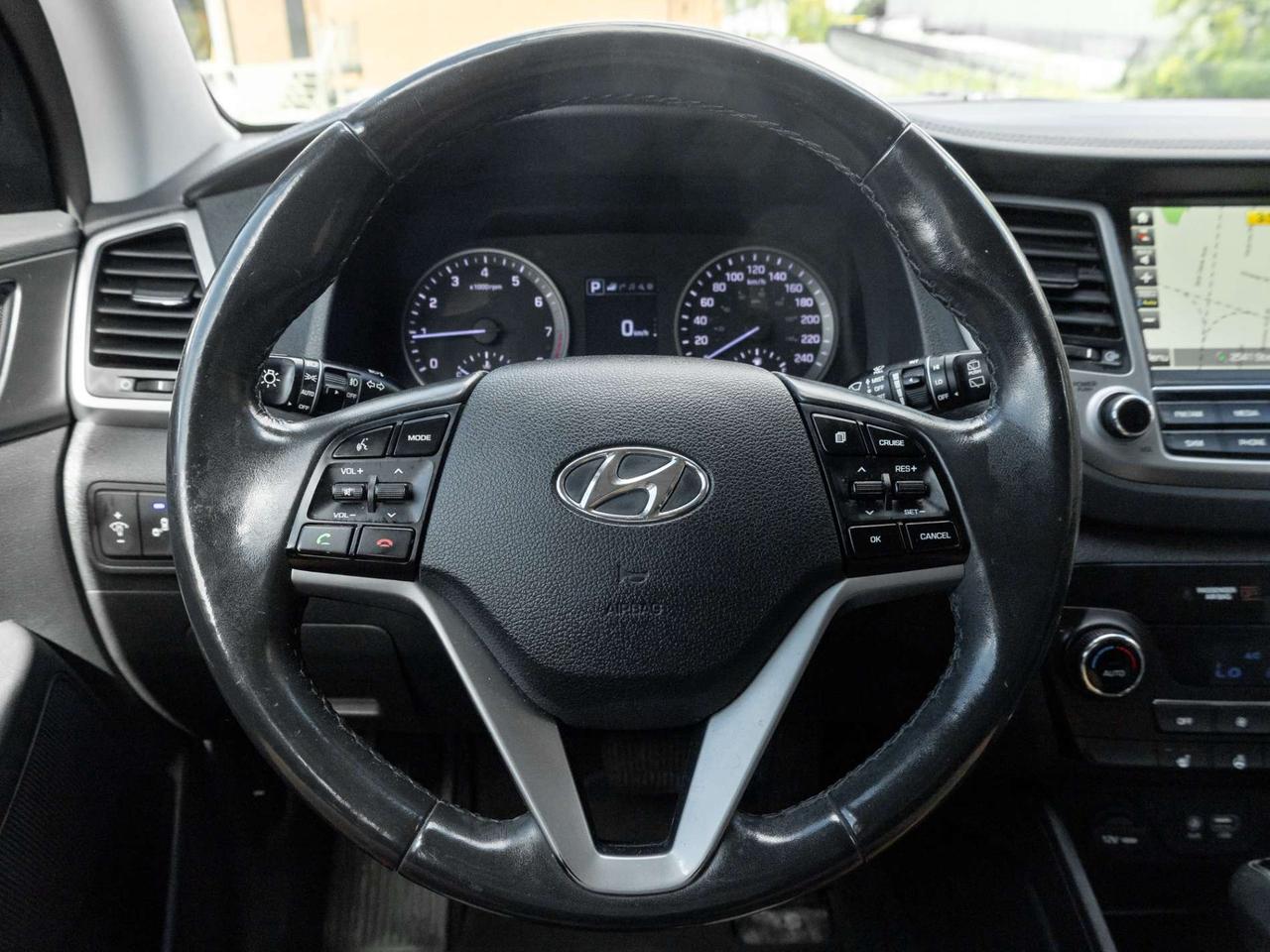 2016 Hyundai Tucson AWD Luxury -Leather-Pano Roof-Navi-Blind Spot-Dealer Serviced-NO Accidents Photo